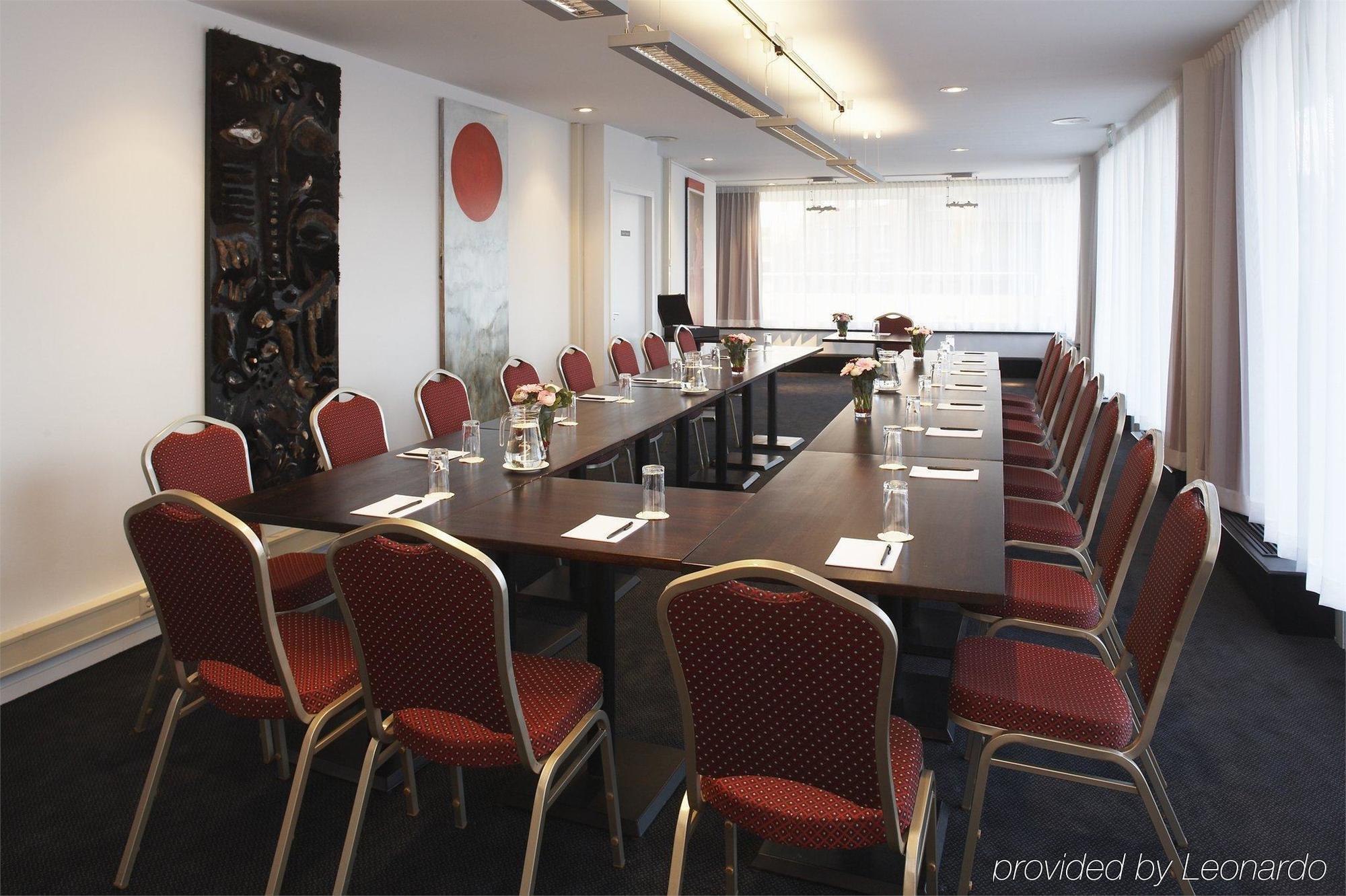 Gooiland Hotel ฮิลเวอร์ชุม ภายนอก รูปภาพ